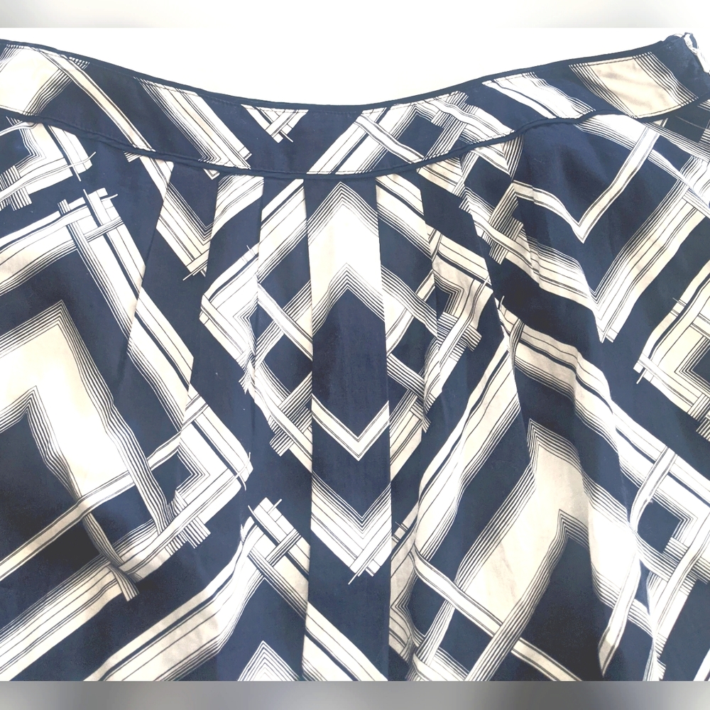Talbots Women's  Geometric Print Pleated Swing Skirt - Picture 3 of 9
